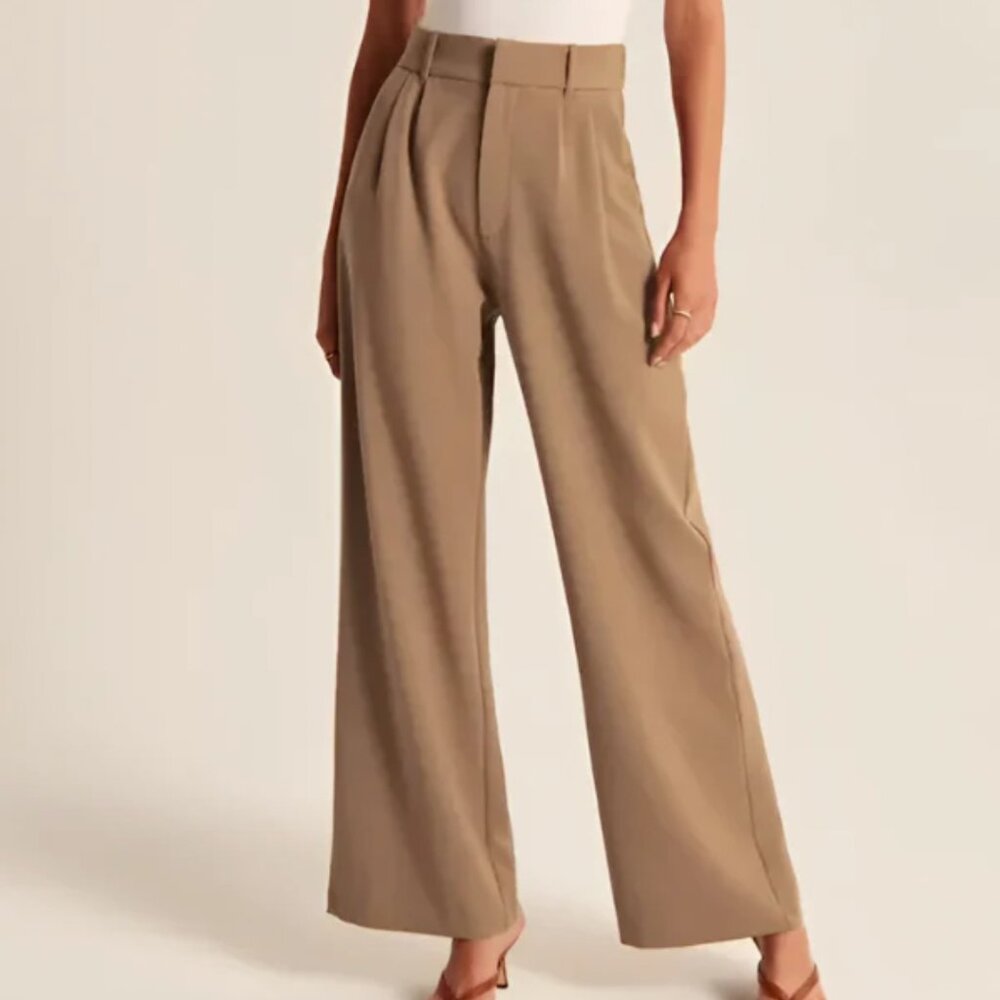 *NWT* Aerelle Viral TikTok Wide Leg Tailored Pants - Tan - Size L Petite